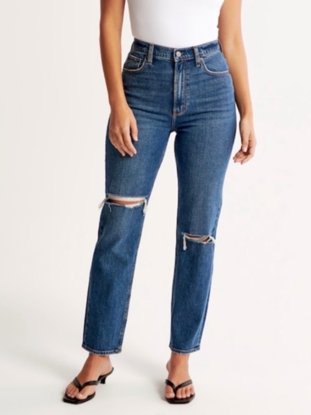 NWT- Abercrombie - Curve Love - Ankle Straight - Ultra High Rise Jeans - Size 25